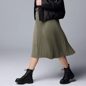 Simply Vera Vera Wang Midi Utility skirt with belt NWT / Size S